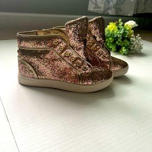 Steve Madden girls high top shoes - size 5